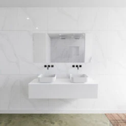 Badkamermeubelset Mondiaz LAGOM 140 Cm Met Topblad Dubbele Wastafel Solid Surface Opzetkom Binx Zonder Kraangaten Mat Wit (1 Lade)