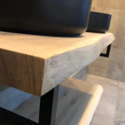 Badkamermeubel BWS Woodstone Twee Bovenbladen Met Boomstamkant 160 Cm (met Beugels En Waskommen) -SEALSKIN Winkel badmeubelset bws woodstone 140 cm twee planken zwarte waskommen detail