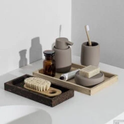 Tandenborstelbeker Blomus Sono Keramiek 300 Ml Taupe 5 Tandenborstelbeker Blomus Sono Keramiek 300 Ml Taupe -SEALSKIN Winkel blomus sono sfeerafbeelding1 4