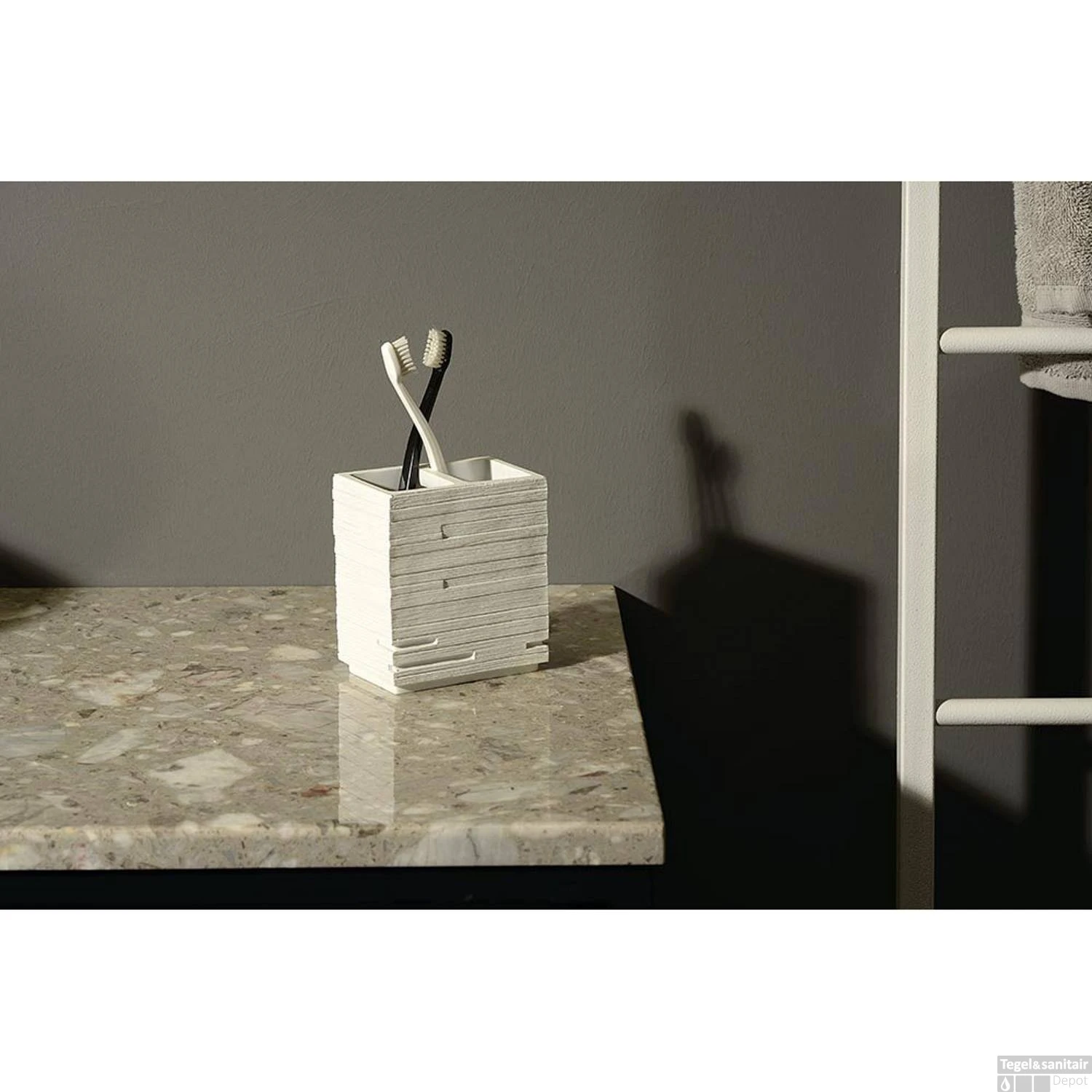 Tandenborstelhouder Sapho Quadrotto Vrijstaand 11.5x10.2x6.2 Cm Polyresin Wit 3 Tandenborstelhouder Sapho Quadrotto Vrijstaand 11.5x10.2x6.2 Cm Polyresin Wit - Afbeelding 3