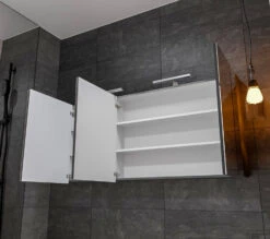 Spiegelkast Boss & Wessing Cube 150x70x16 Cm 3 Deuren Antraciet Met Mat Wit -SEALSKIN Winkel spiegelkast boss wessing cube 150x70x16 cm 3 deuren antraciet met mat wit bws150amw3 00378 4