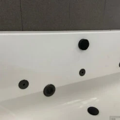 Whirlpool Boss & Wessing Urby Jetline 180x80 Cm Enkel Systeem Black Tin 5 Whirlpool Boss & Wessing Urby Jetline 180x80 Cm Enkel Systeem Black Tin -SEALSKIN Winkel whirlpool boss wessing urby jetline 170x75 cm enkel systeem black tin sfeer 1